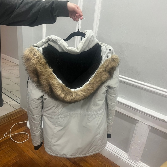 Stylish Gray Hooded Parka Coat - Picture 8 of 9